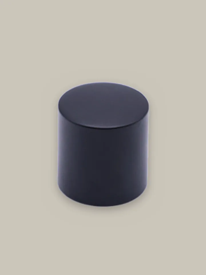 Designer cap, glossy black, weighted
