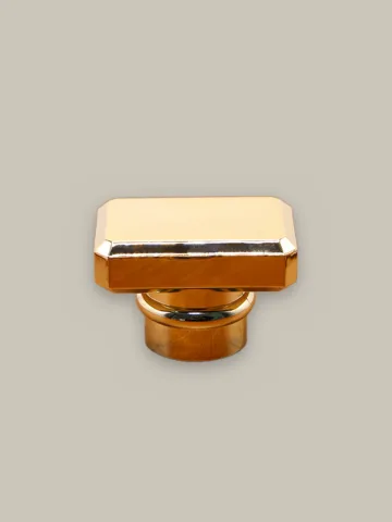 Designer cap, glossy gold