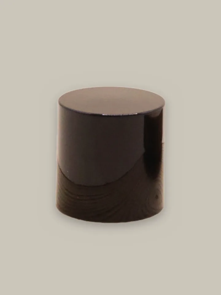 Designer cap, glossy black